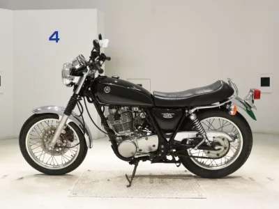 Yamaha SR400-4  с аукциона в Японии