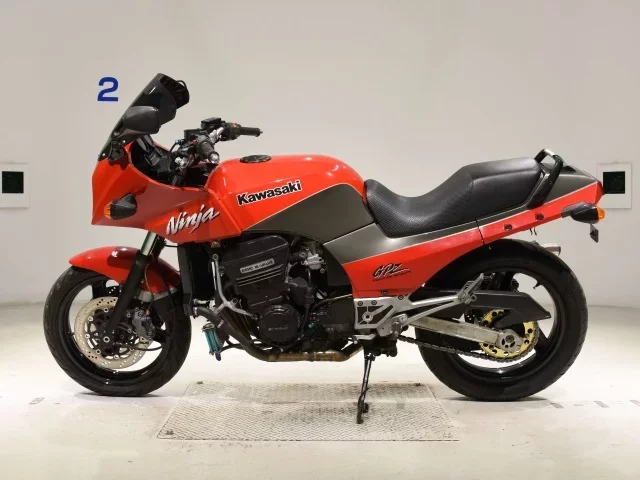 Kawasaki GPZ900R