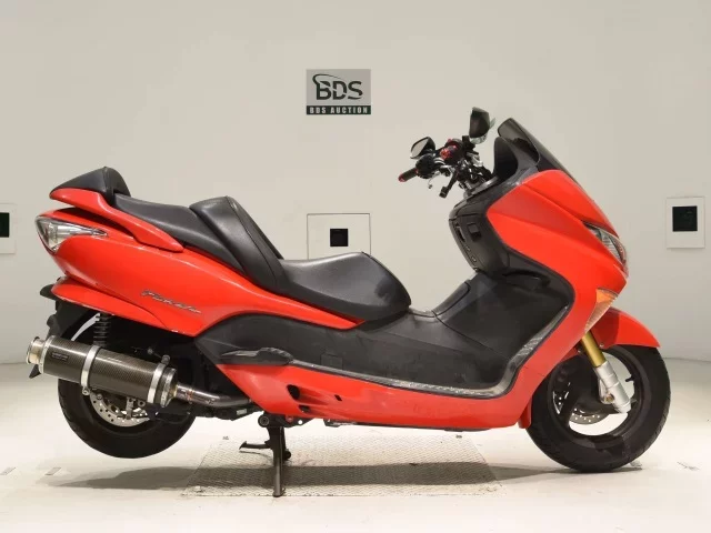 Honda FORZA Z лот № 8180 оценка 4  с аукциона в Японии