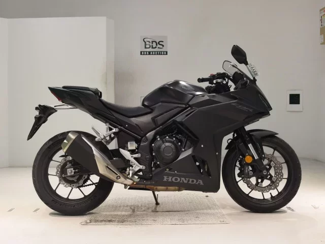Honda CBR400R-3 лот № 5377 оценка 5  с аукциона в Японии