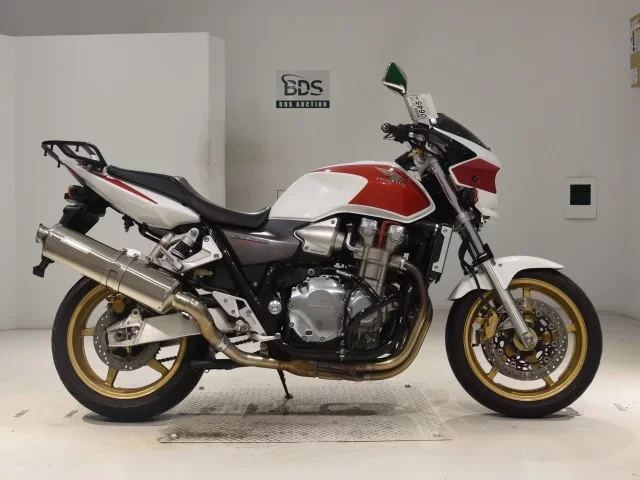 Honda CB1300SF лот № 0645 оценка 4  с аукциона в Японии