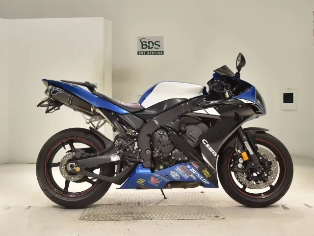Yamaha YZF-R1 лот № 7998 оценка 4  с аукциона в Японии