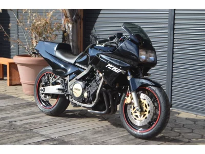 Yamaha FZ750