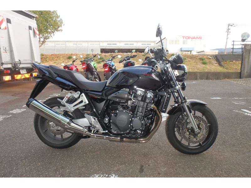 Honda CB1300SF ABS лот № 04038 оценка 5  с аукциона в Японии
