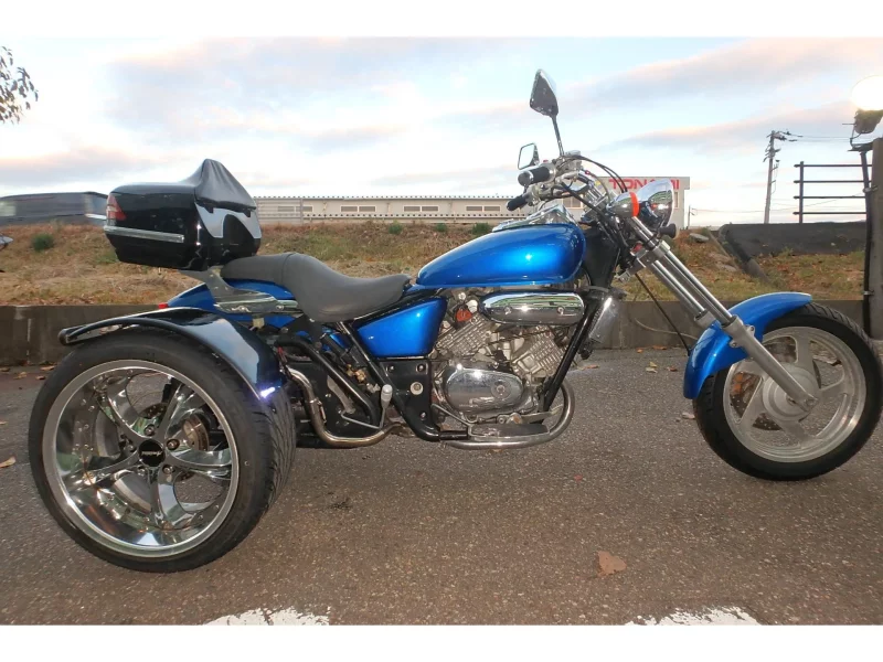 Honda V- TWIN MAGNA TRIKE