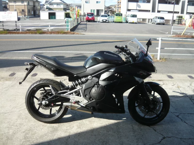 Kawasaki Ninja 400R лот № 00172 оценка 4  с аукциона в Японии