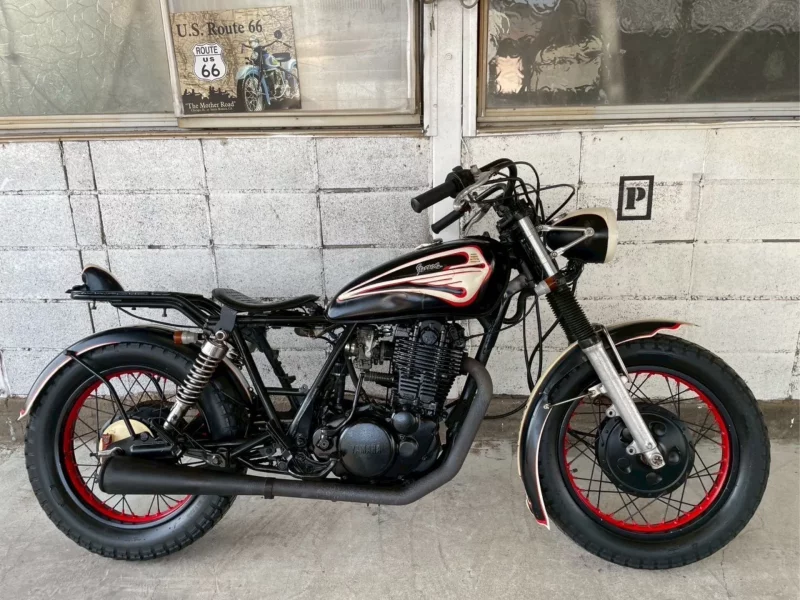 Yamaha SR400-1