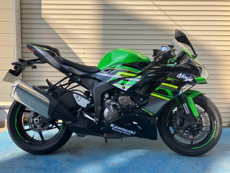 Kawasaki NINJA ZX-6R лот № 02188 оценка 4  с аукциона в Японии