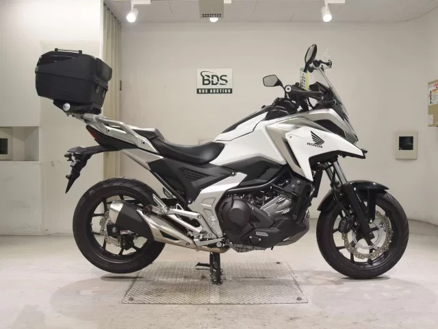 Honda NC750XD-3 лот № 7725 оценка 5  с аукциона в Японии