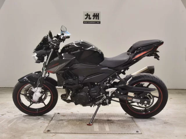 Kawasaki Z400-2