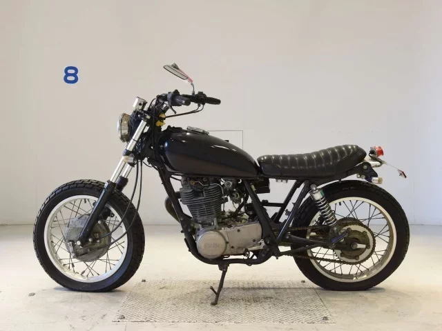 Yamaha SR400-2