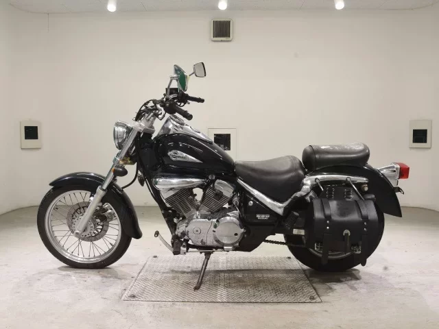 Suzuki INTRUDER 250