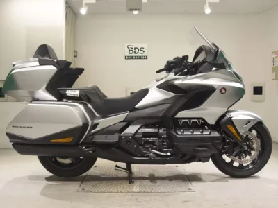 Honda GL1800 TOUR D  с аукциона в Японии