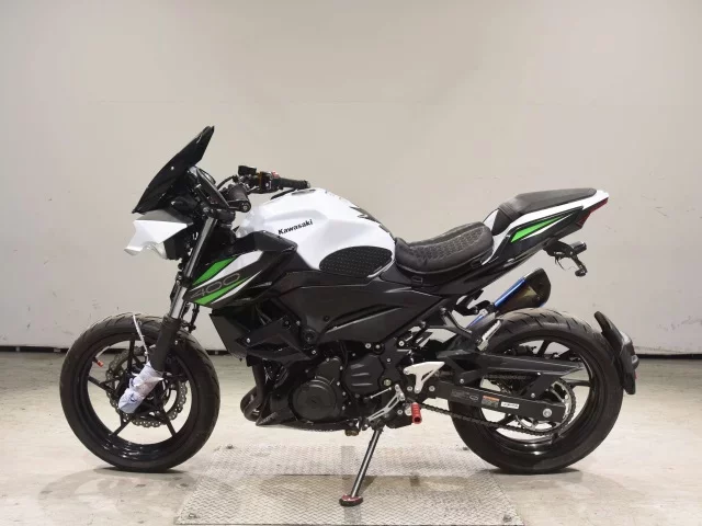 Kawasaki Z400-2