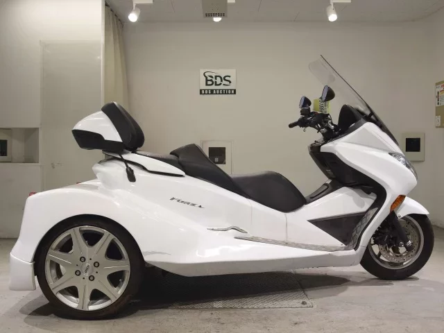 Honda FORZA X-3 TRIKE