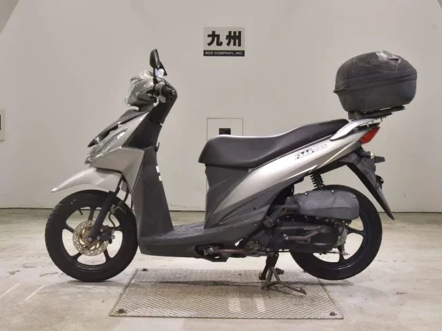 Suzuki ADDRESS110-2