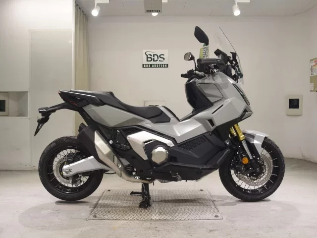 Honda X-ADV750-2 лот № 5177 оценка 9  с аукциона в Японии
