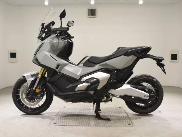 Honda X-ADV750-2