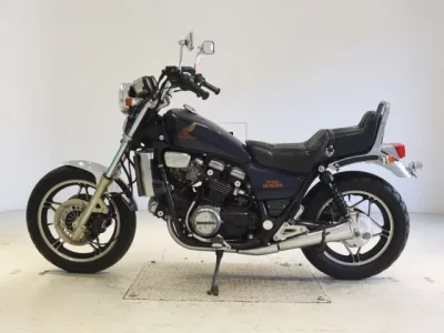 Honda MAGNA 750