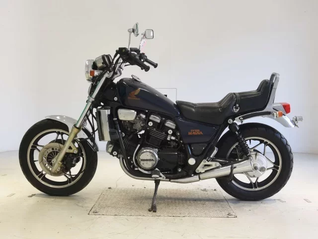 Honda MAGNA 750