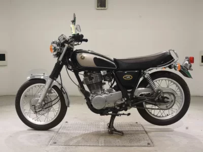 Yamaha SR400-2  с аукциона в Японии