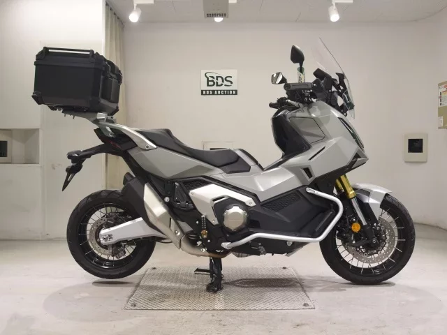 Honda X-ADV750-2 лот № 7726 оценка 6  с аукциона в Японии
