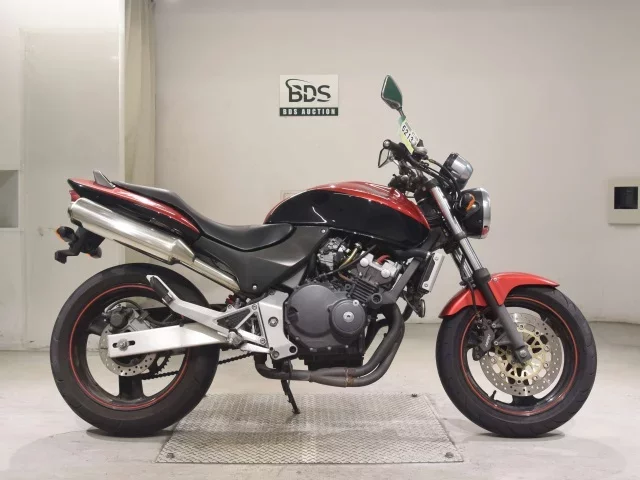 Honda HORNET250 лот № 5213 оценка 4  с аукциона в Японии