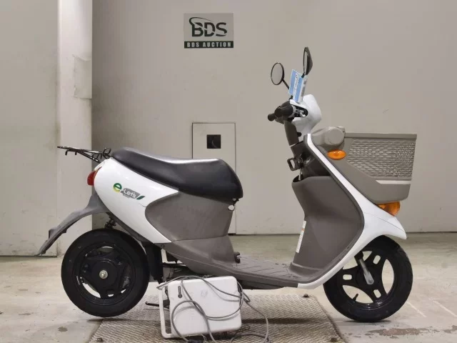 Suzuki E-LET S