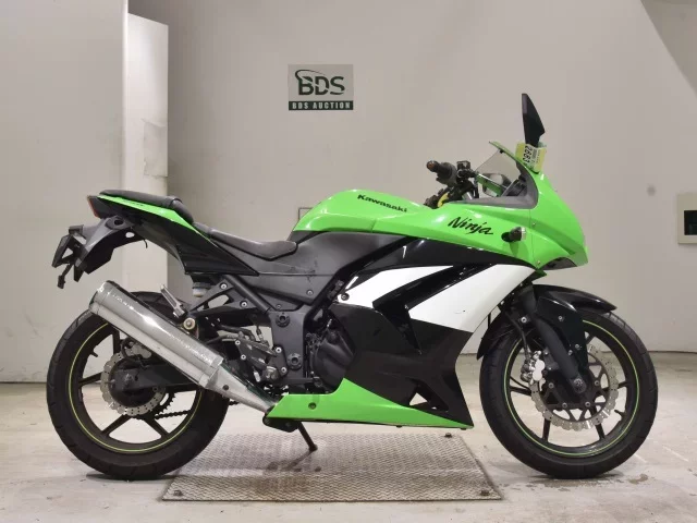 Kawasaki NINJA250R лот № 2683 оценка 4  с аукциона в Японии