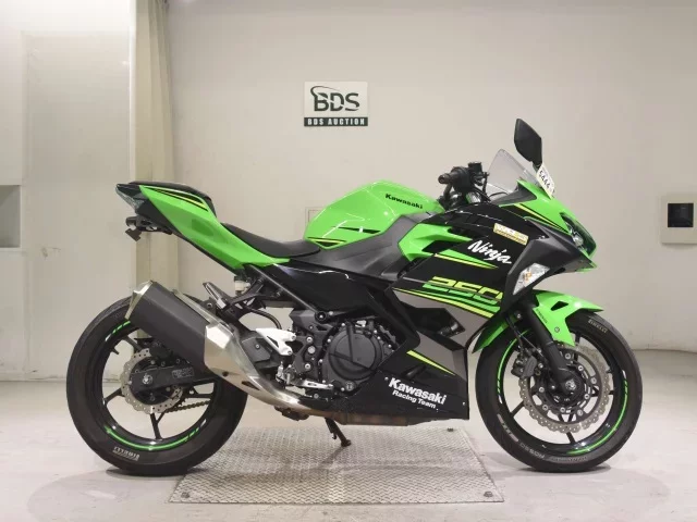 Kawasaki NINJA250-2 лот № 5444 оценка 5  с аукциона в Японии