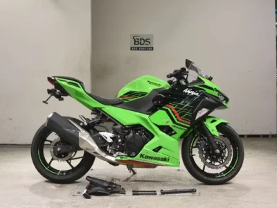 Kawasaki NINJA400-2