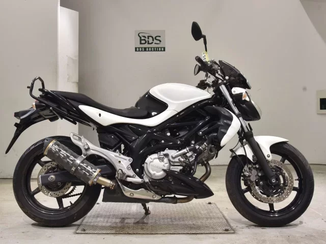 Suzuki GLADIUS650 ABS лот № 2595 оценка 4  с аукциона в Японии