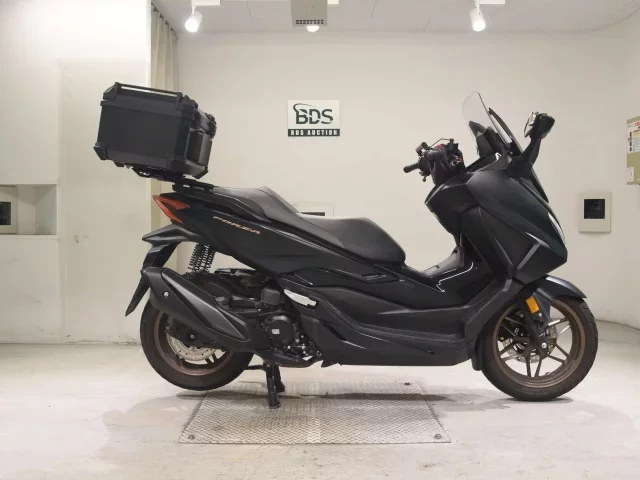 Honda FORZA -6 лот № 7695 оценка 5  с аукциона в Японии