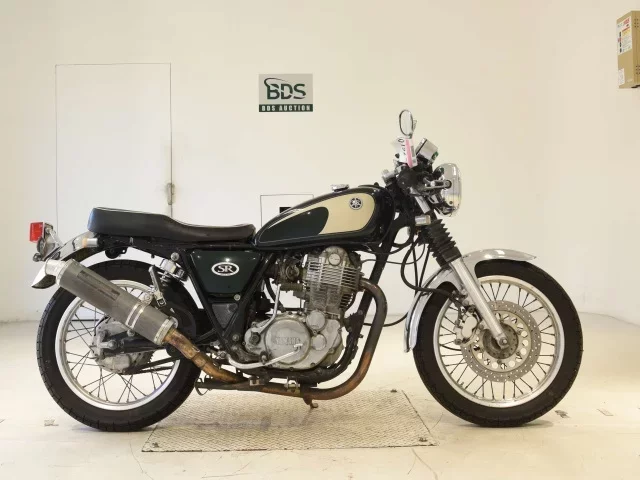 Yamaha SR400-3