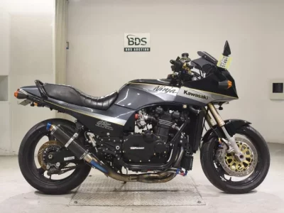 Kawasaki GPZ900R  с аукциона в Японии