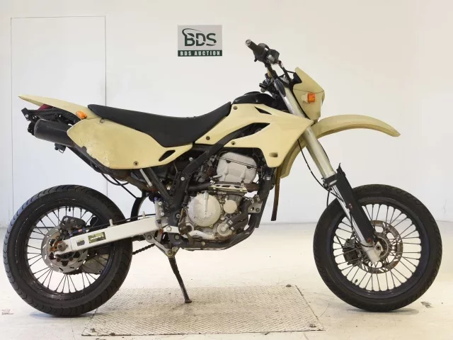Kawasaki D-TRACKER
