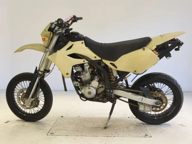 Kawasaki D-TRACKER