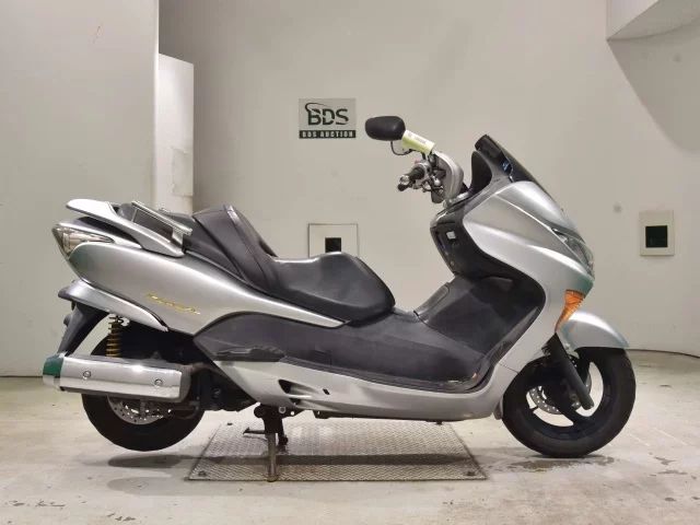 Honda FORZA Z лот № 2736 оценка 4  с аукциона в Японии