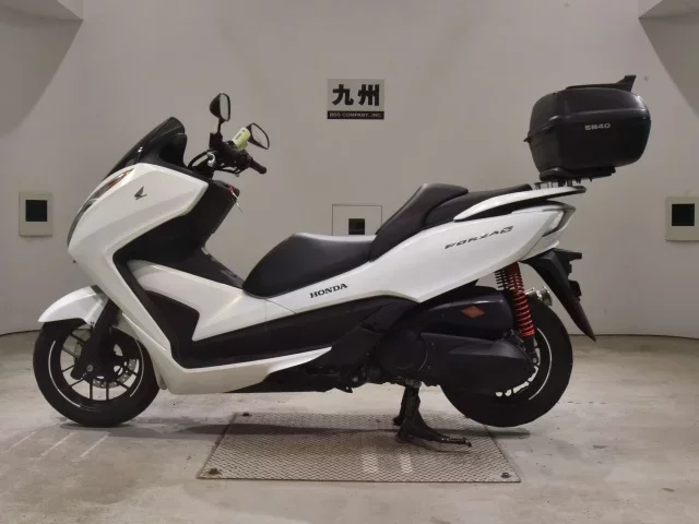 Honda FORZA