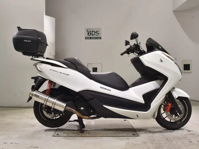 Honda FORZA лот № 2559 оценка 5  с аукциона в Японии