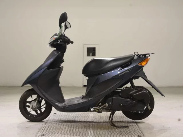 Suzuki ADDRESS V50-3