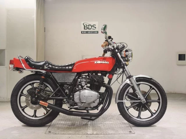 Kawasaki Z250FT лот № 7506 оценка 4  с аукциона в Японии