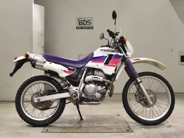 Honda XL250 DEGREE лот № 2833 оценка 4  с аукциона в Японии