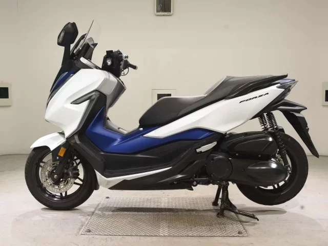 Honda FORZA -4