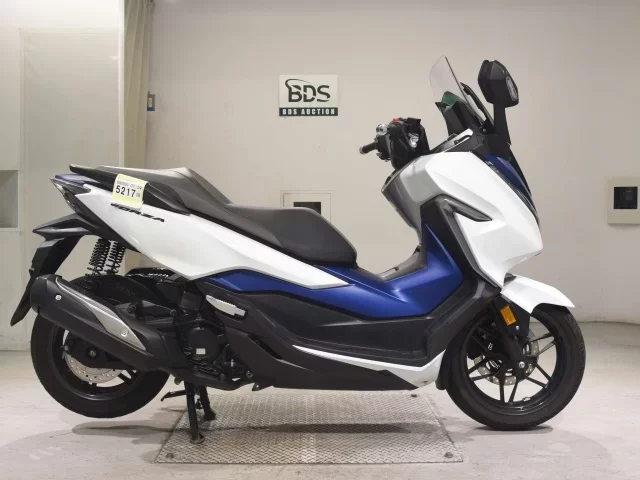 Honda FORZA -4 лот № 5217 оценка 4  с аукциона в Японии