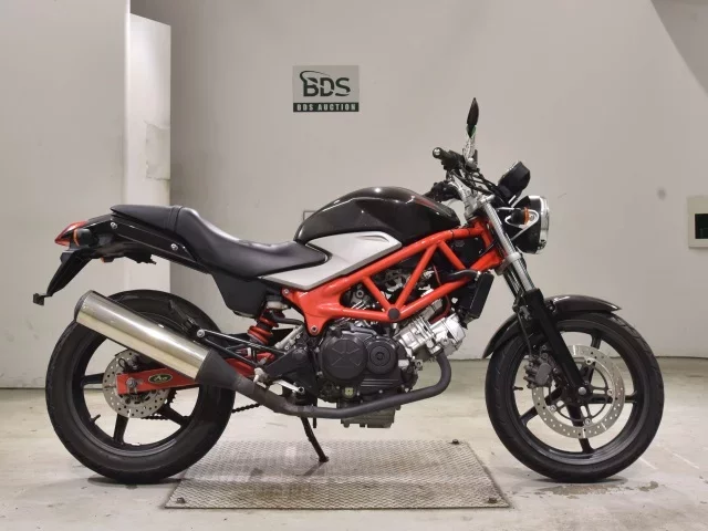 Honda VTR250 лот № 2728 оценка 4  с аукциона в Японии