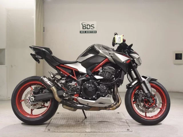 Kawasaki Z900-2 лот № 5228 оценка 5  с аукциона в Японии
