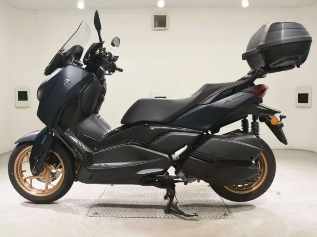 Yamaha X-MAX250-2