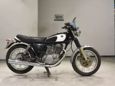 Yamaha SR400-2