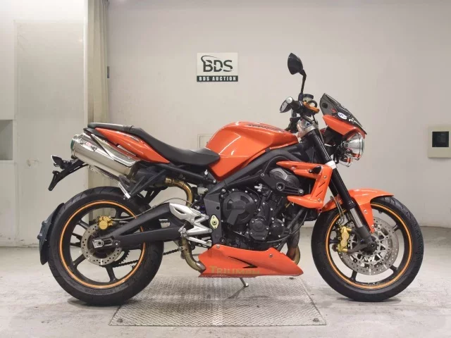 Triumph  STREET TRIPLE R лот № 7529 оценка 4  с аукциона в Японии